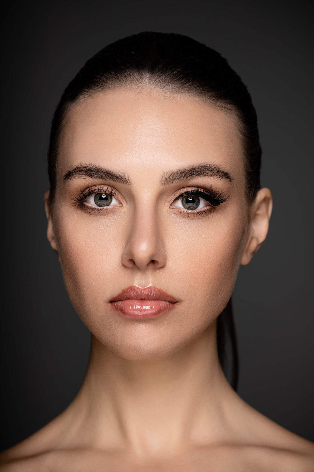Lashes Magnifica - Premium 4D Mink Eyelashes in Dubai